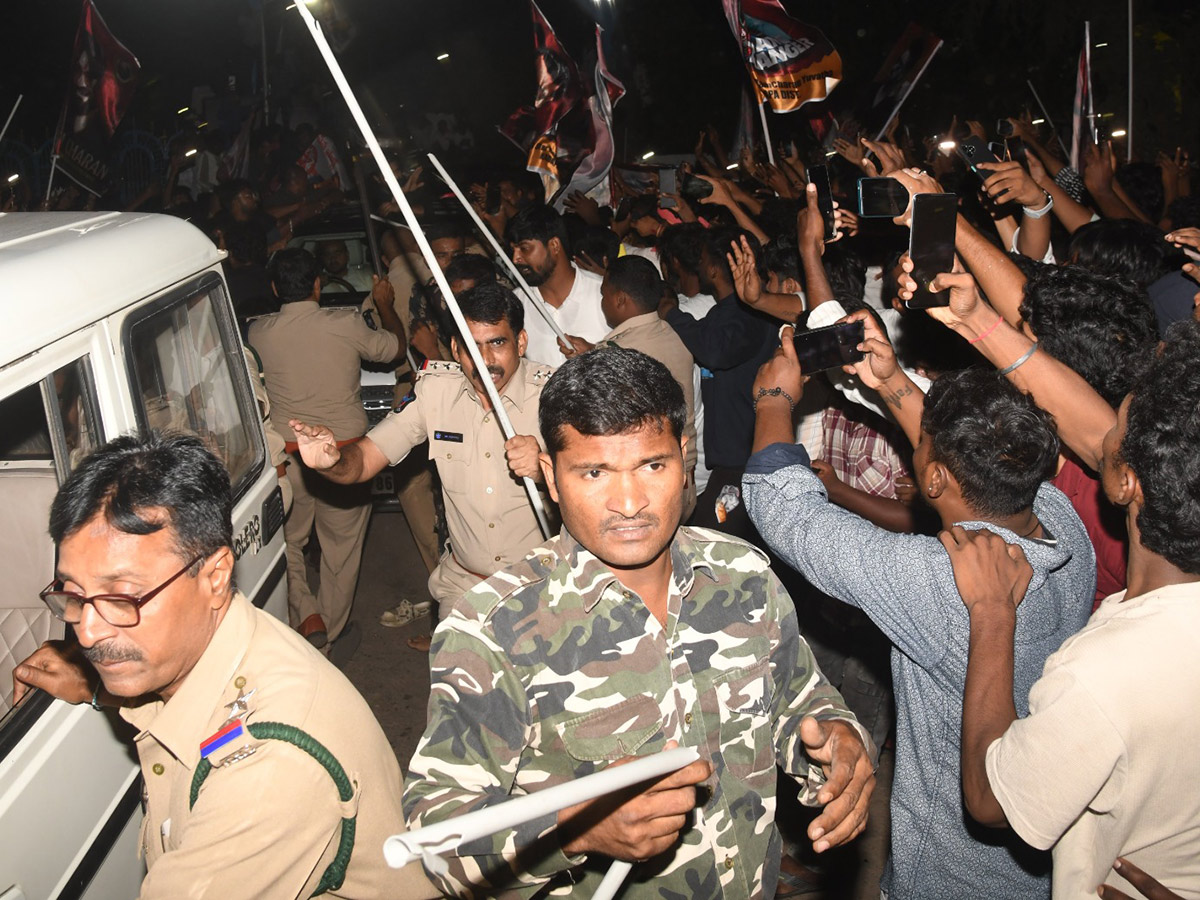 Ram Charan Visits Kadapa Ameen Peer Dargah Photos12