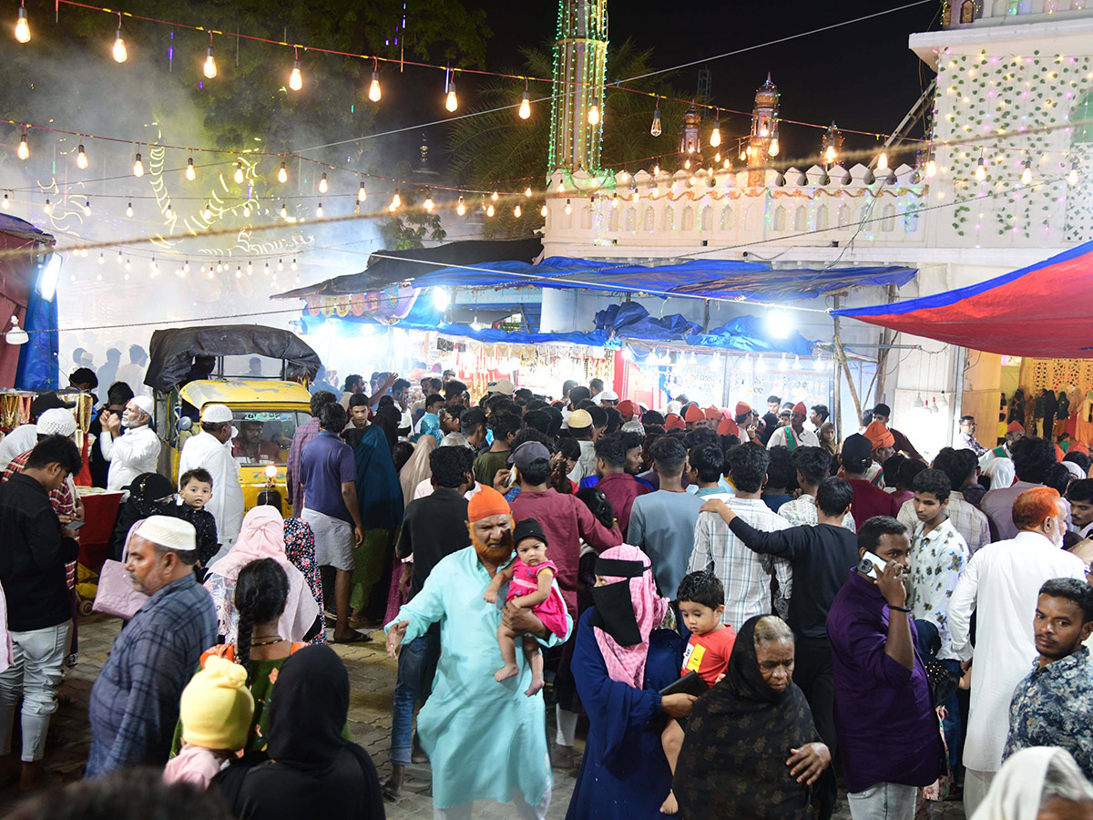 Ram Charan Visits Kadapa Ameen Peer Dargah Photos13