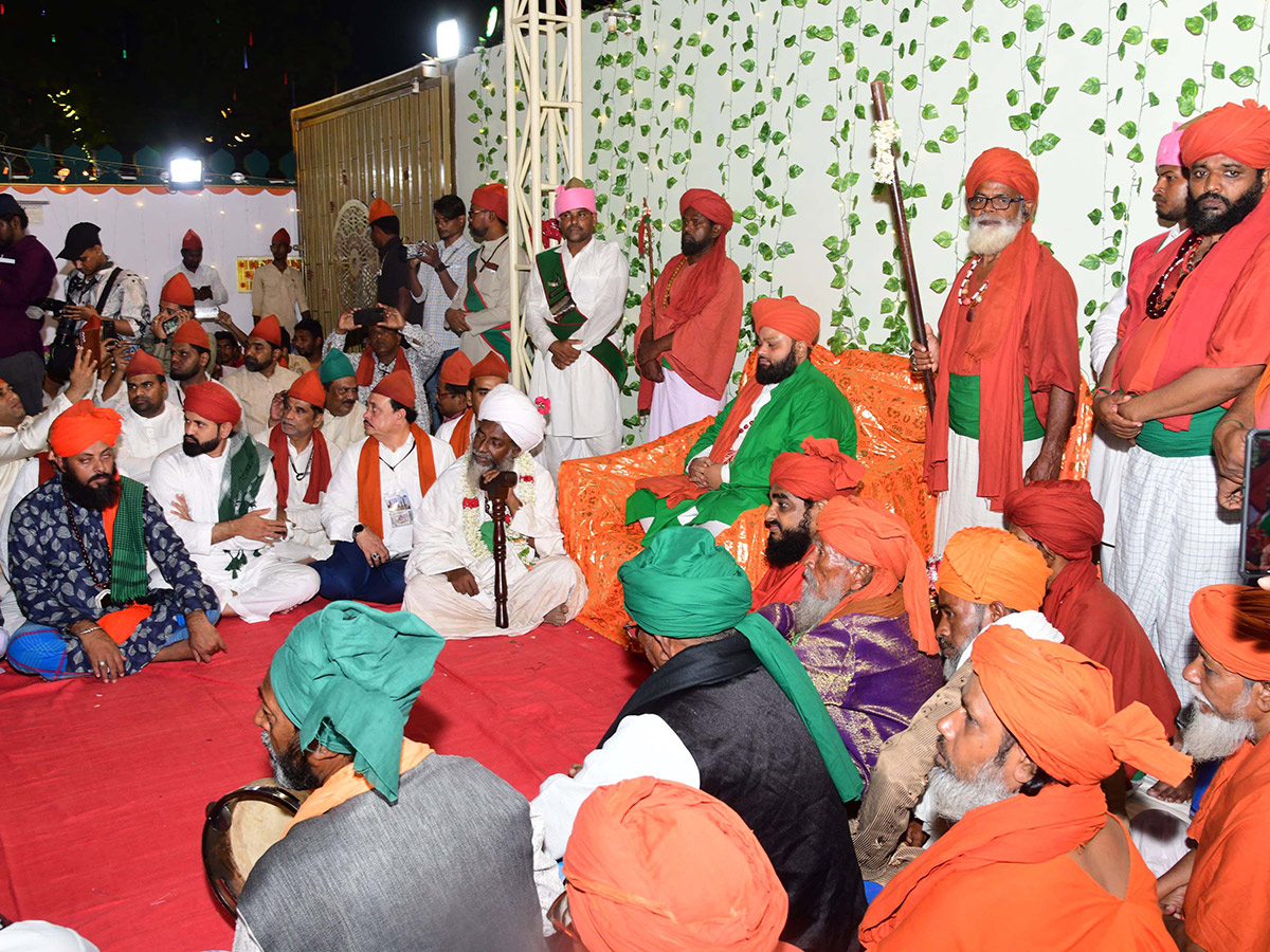 Ram Charan Visits Kadapa Ameen Peer Dargah Photos15