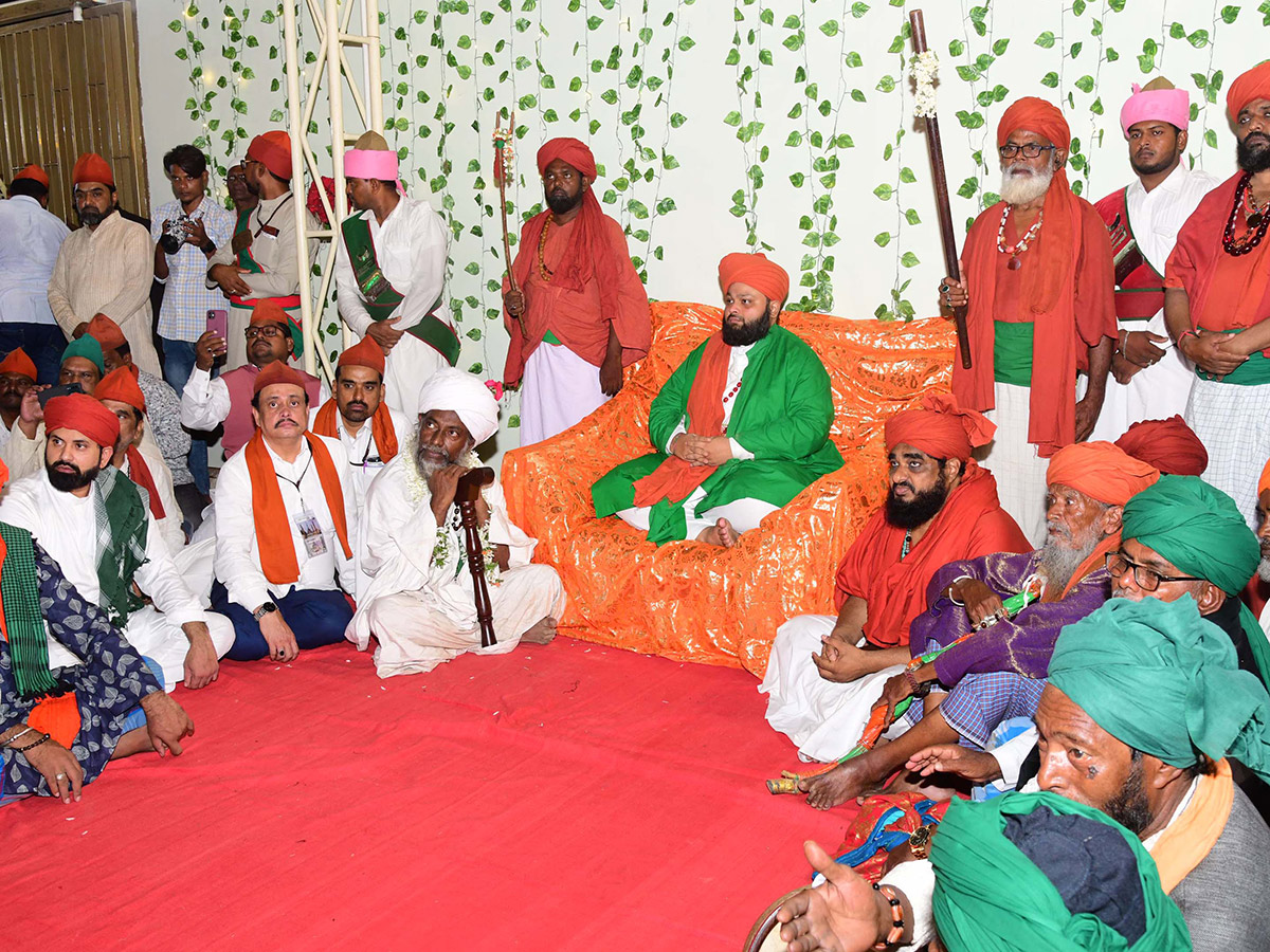 Ram Charan Visits Kadapa Ameen Peer Dargah Photos24