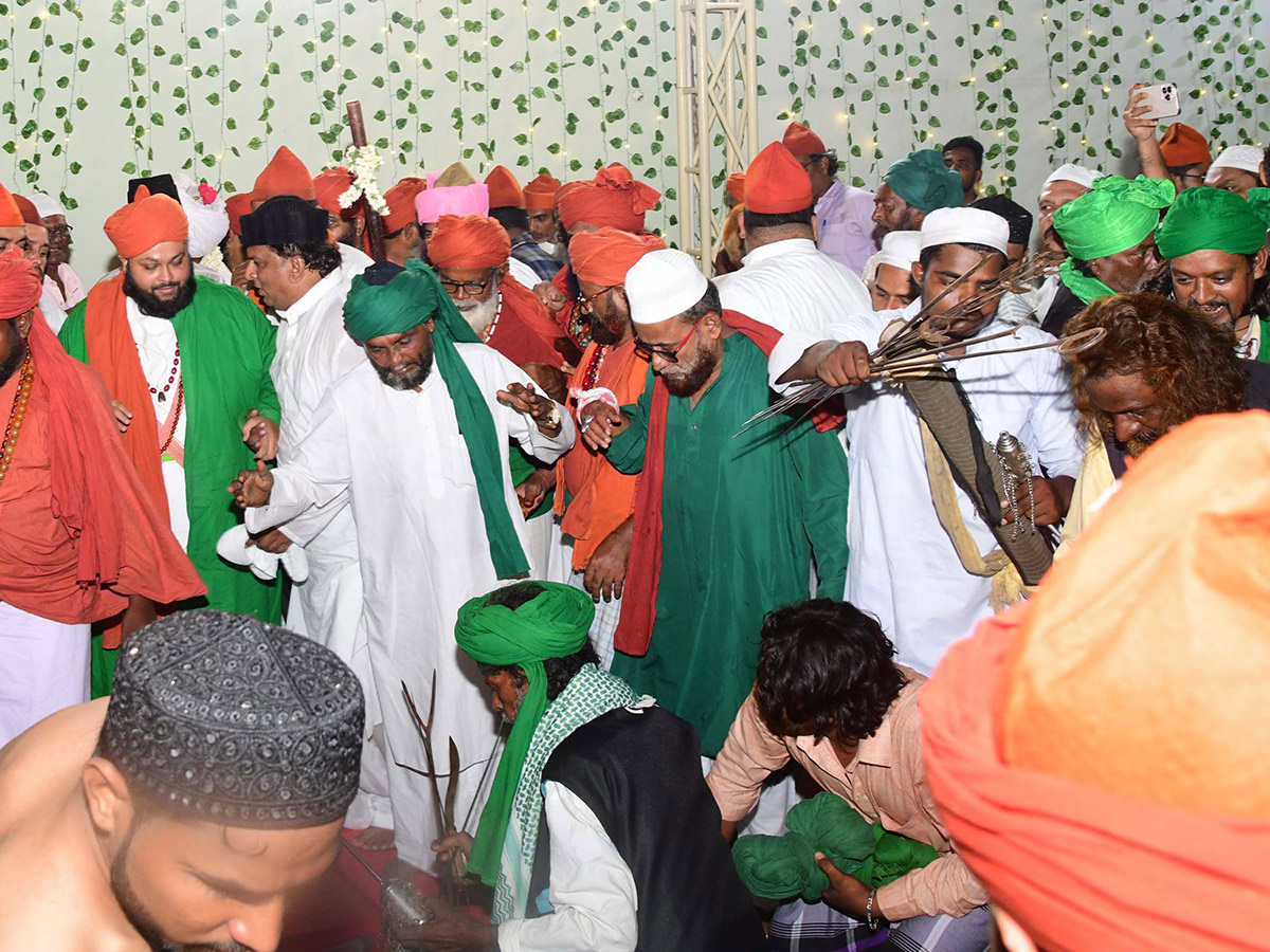 Ram Charan Visits Kadapa Ameen Peer Dargah Photos25