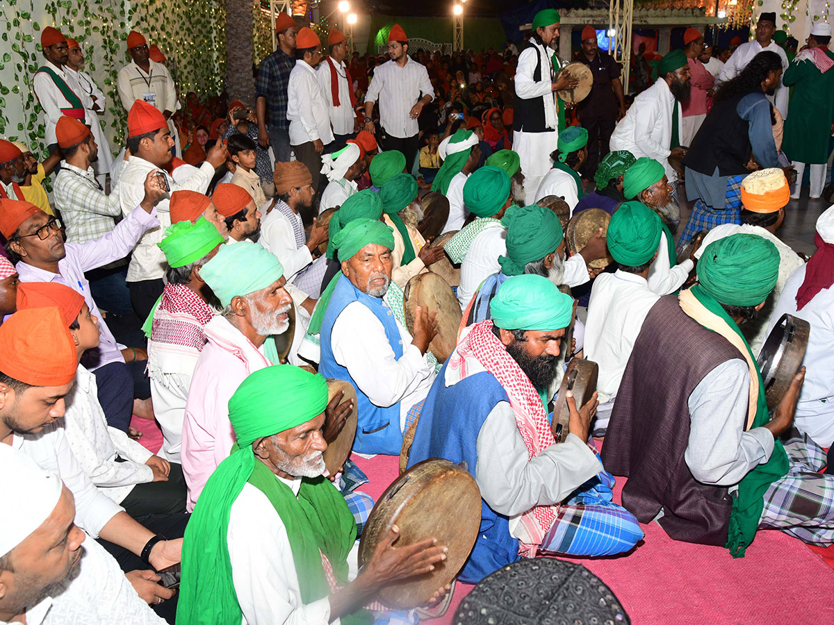 Ram Charan Visits Kadapa Ameen Peer Dargah Photos26