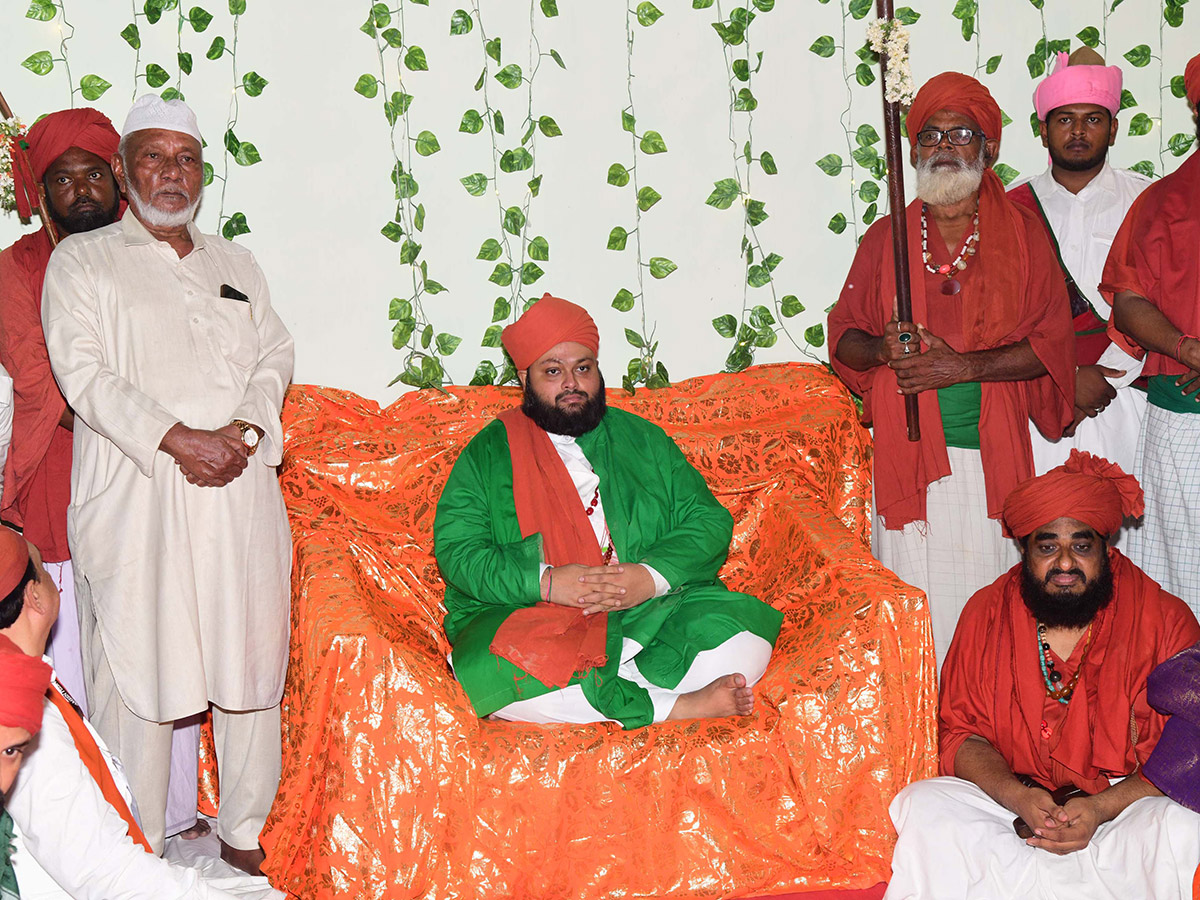 Ram Charan Visits Kadapa Ameen Peer Dargah Photos28