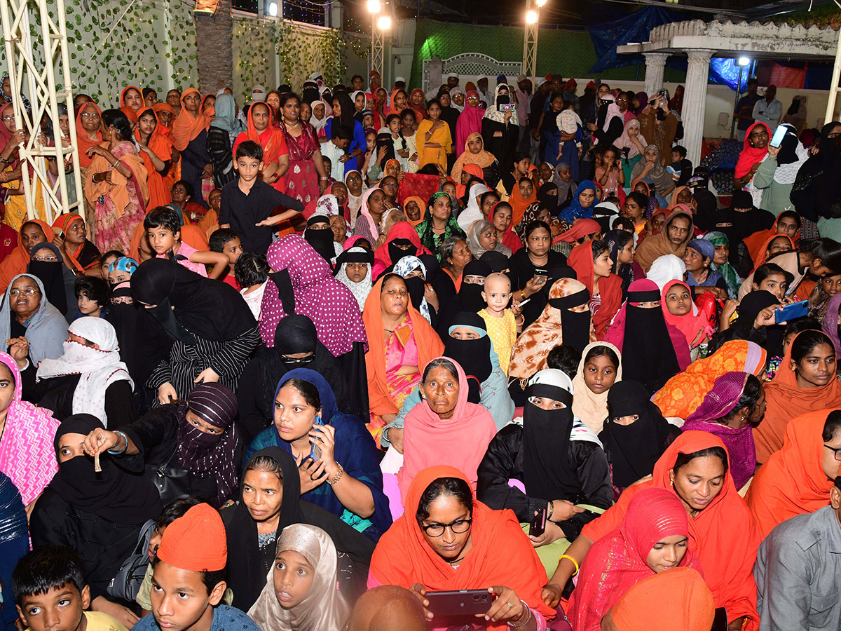 Ram Charan Visits Kadapa Ameen Peer Dargah Photos29