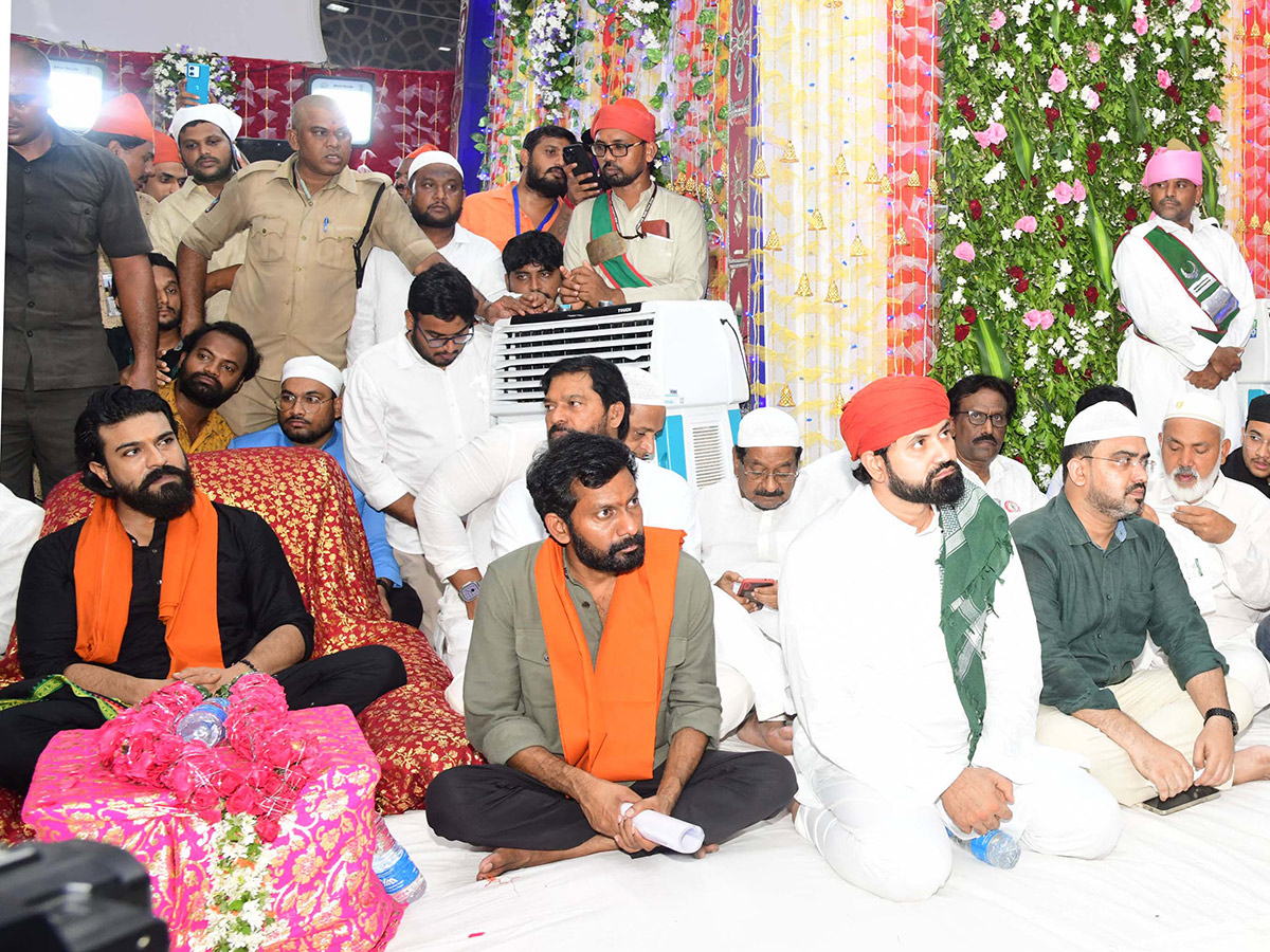 Ram Charan Visits Kadapa Ameen Peer Dargah Photos7