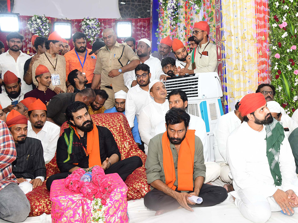 Ram Charan Visits Kadapa Ameen Peer Dargah Photos8