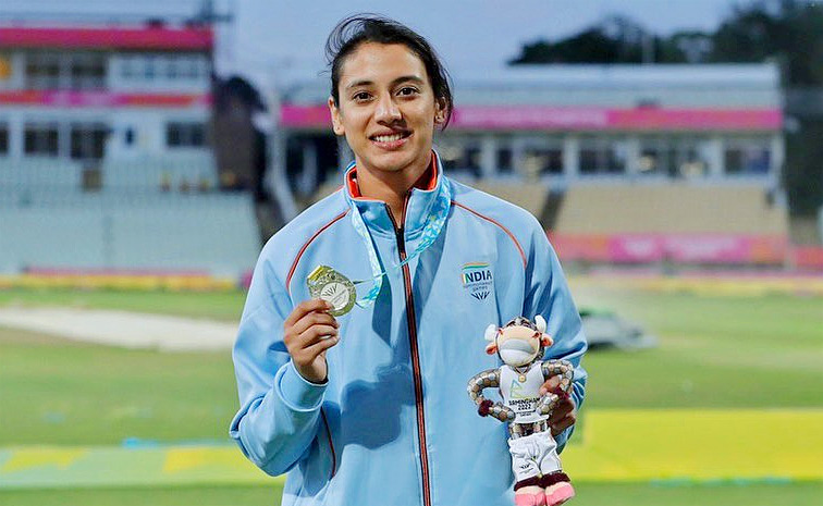 Smriti Mandhana Tried making clay pot Photos Goes Viral on Social Media  2