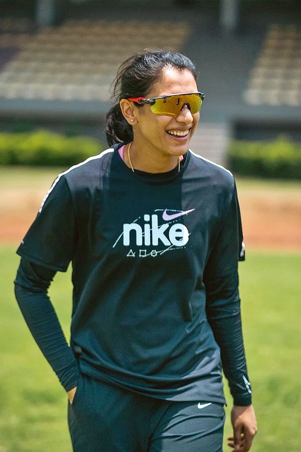 Smriti Mandhana Tried making clay pot Photos Goes Viral on Social Media  18