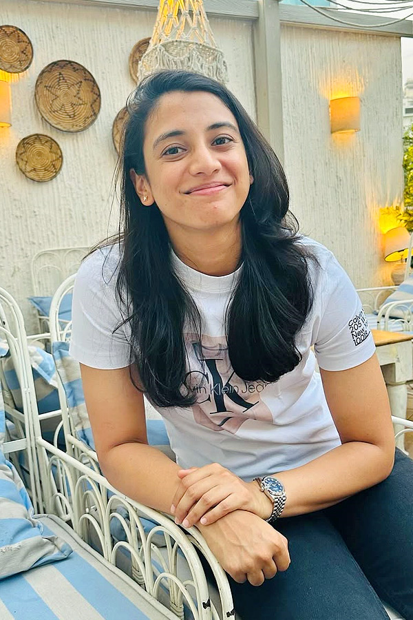 Smriti Mandhana Tried making clay pot Photos Goes Viral on Social Media  5