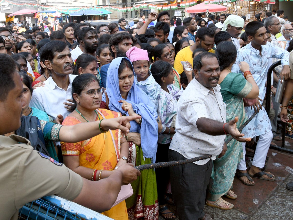 Grand Pooja At Bhagyalakshmi Temple In Charminar10