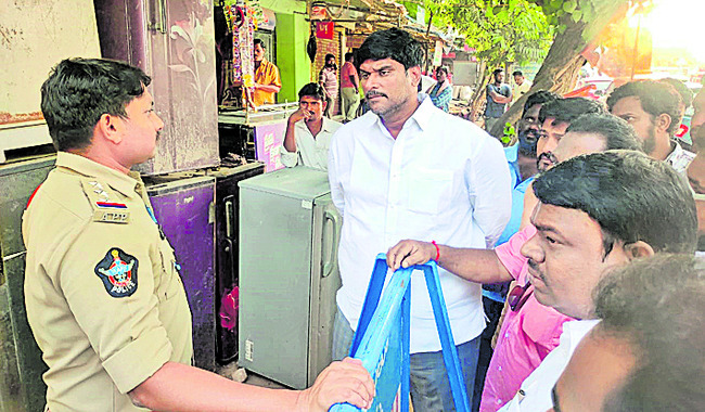 కంకిపాడులో ఉద్రిక్తత1