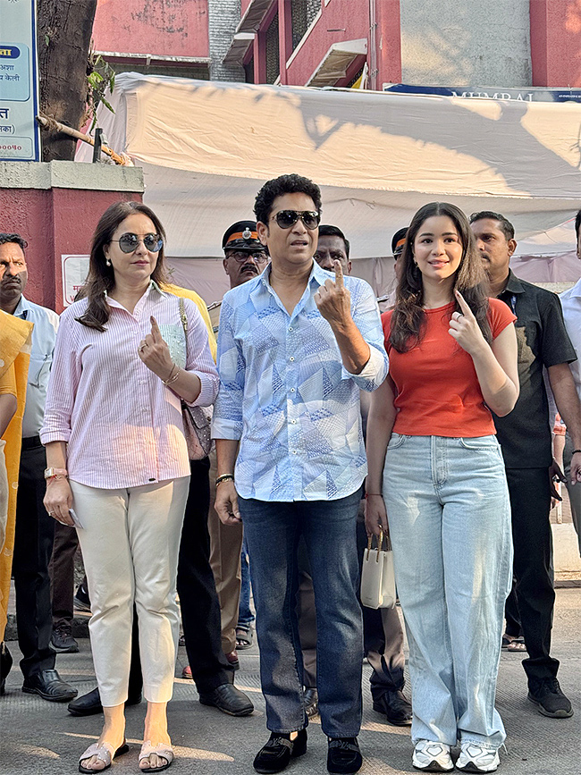 Photos Gallery Of Bollywood Celebrities Participate In Maharashtra Assembly Elections 20242