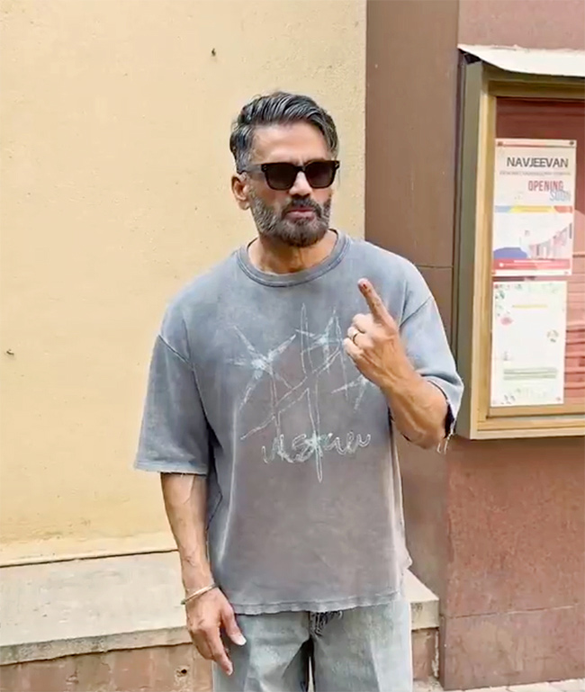 Photos Gallery Of Bollywood Celebrities Participate In Maharashtra Assembly Elections 20248