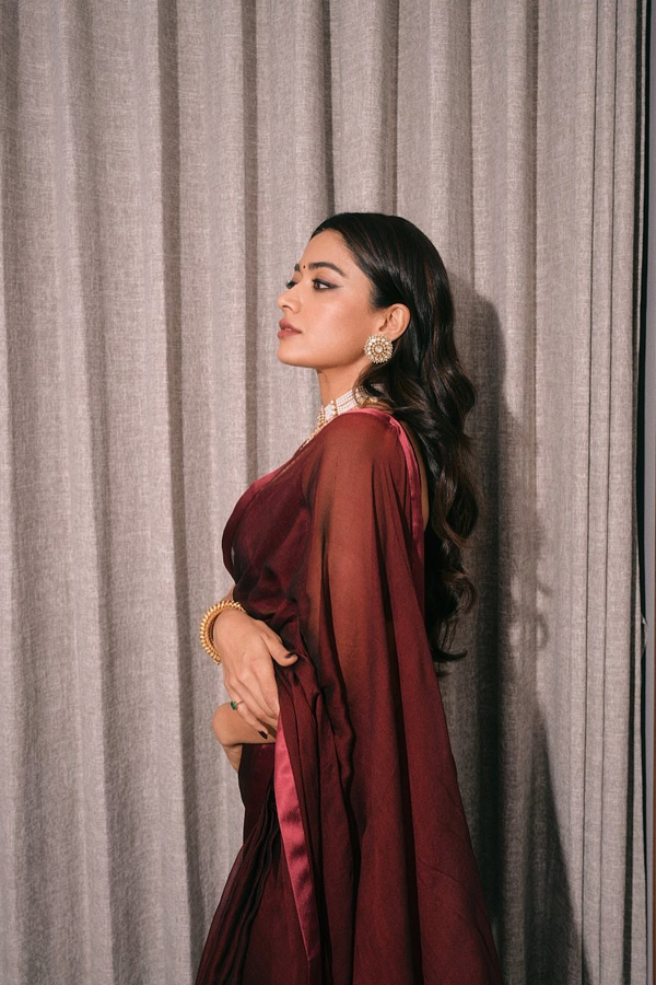 Pushpa Beauty Rashmika Mandanna Stunning Pose In Burgundy Saree8