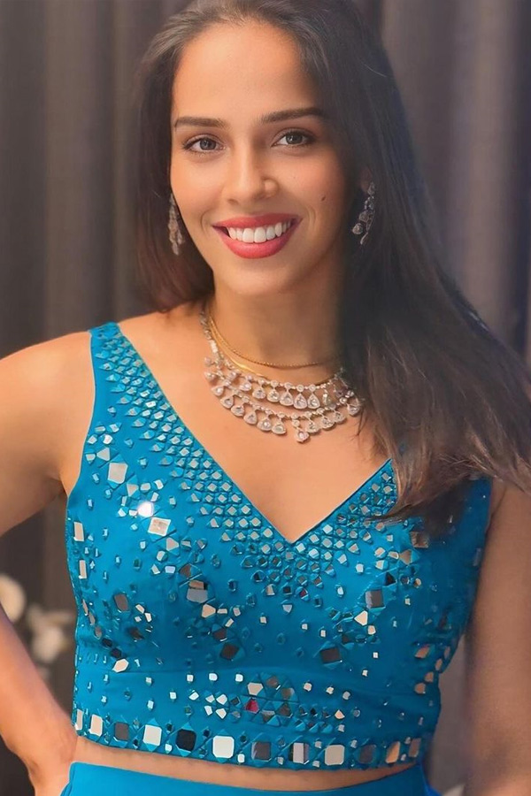 Badminton Player Saina Nehwal Looks Beautiful In Fashion Wear Photos9