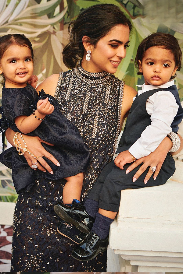 Isha Ambani twins birthday celebration Photos7