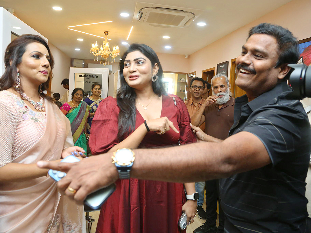 Bigg Boss Celebrities at Narsingi Marie Claire Salon Launch6