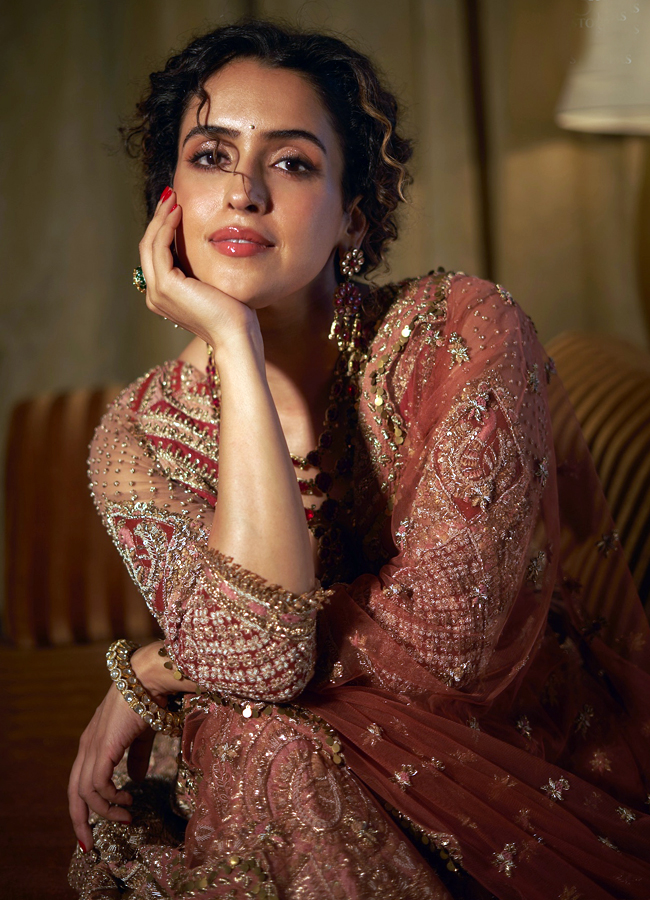 Sanya Malhotra White And Gold Kasavu Saree Skirt With A Blazer9