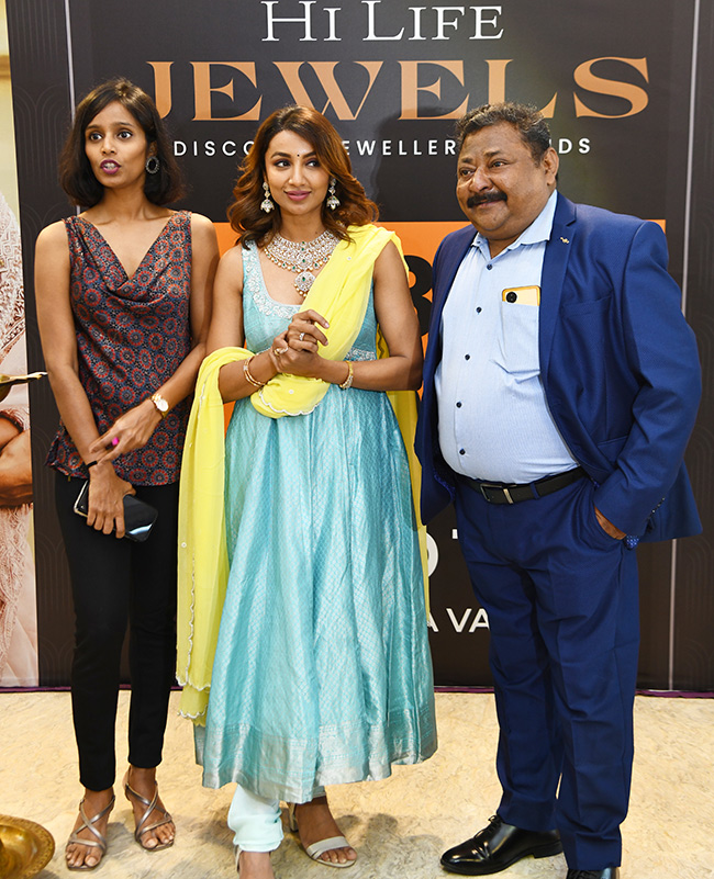 Actress Tejaswi Madivada graced the launch of Hi Life17