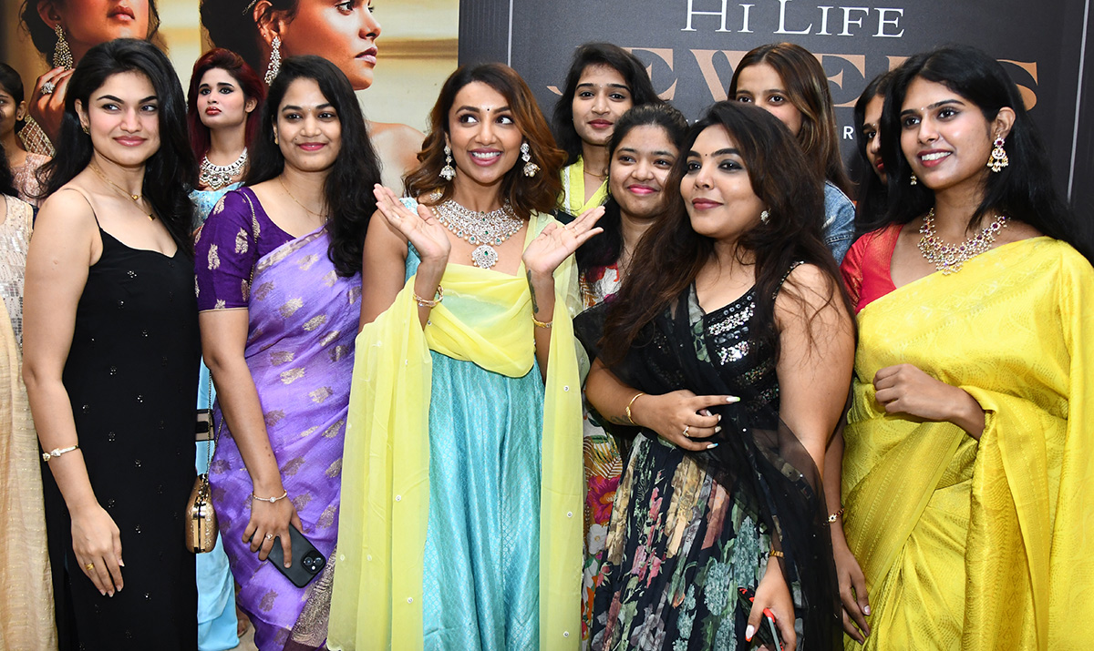 Actress Tejaswi Madivada graced the launch of Hi Life5