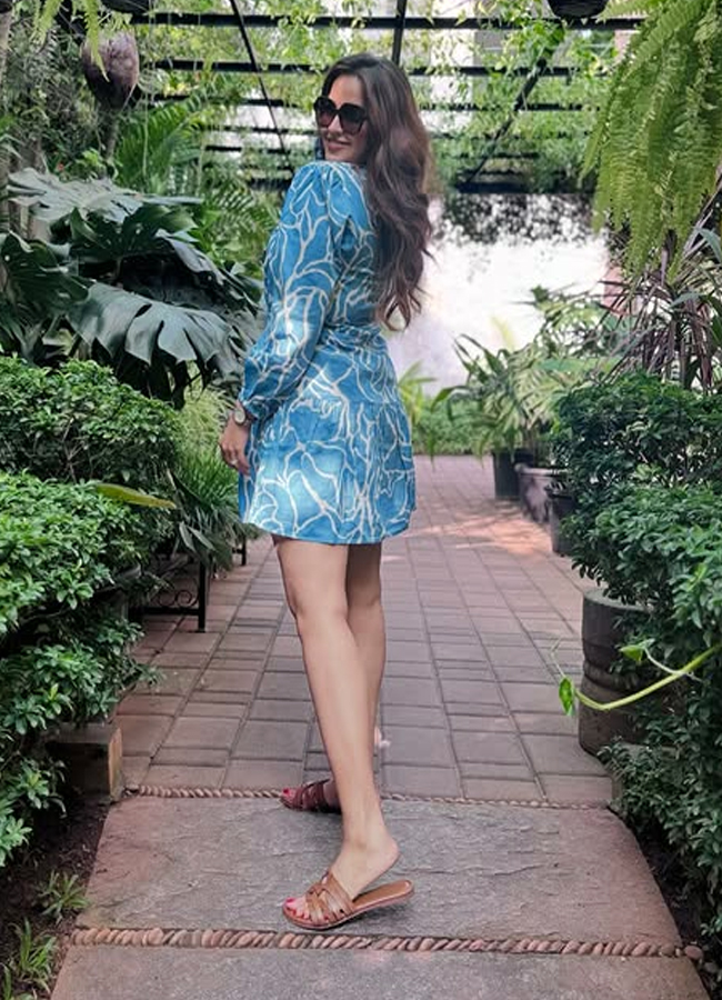 Pujita Ponnada beautiful In A Pretty Skirt4