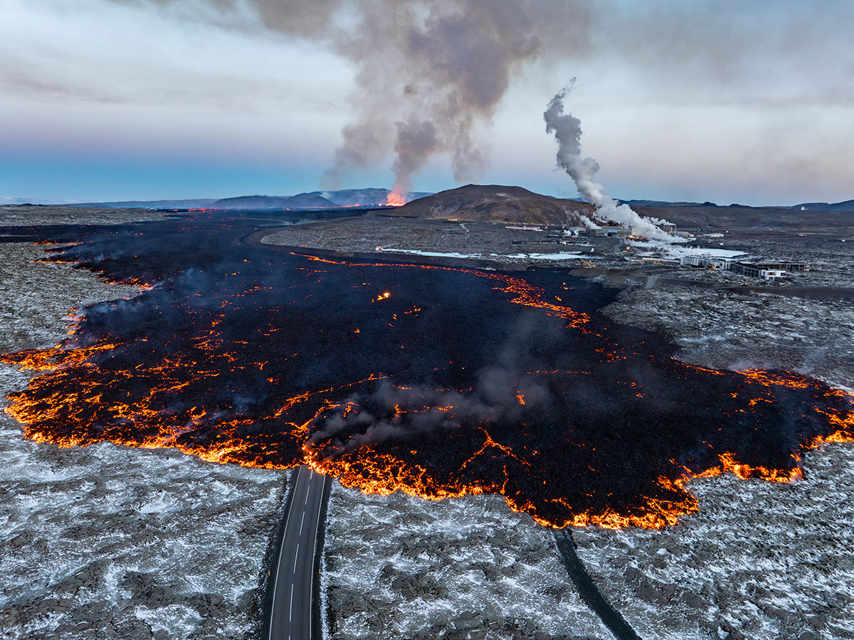 volcanic eruption that started on the Reykjanes Peninsula in Iceland18