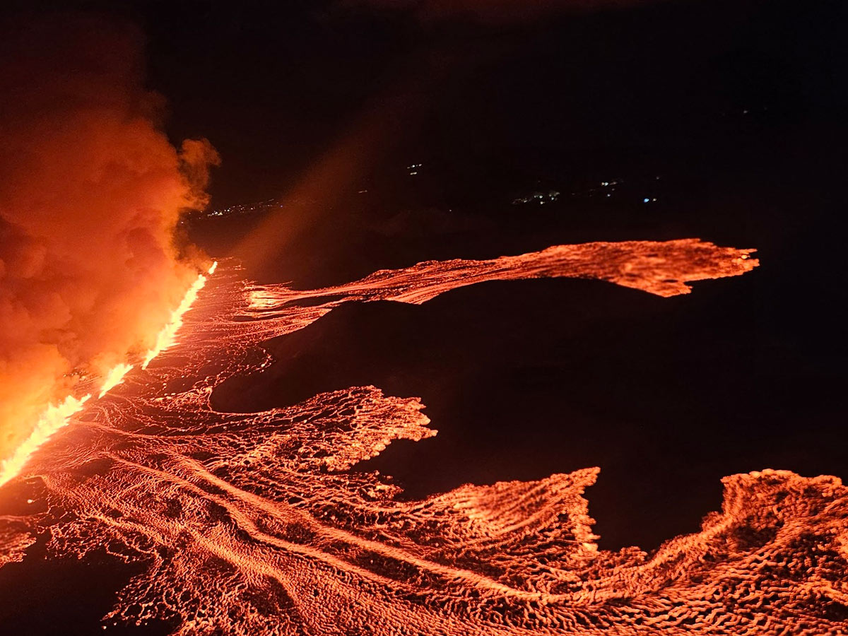 volcanic eruption that started on the Reykjanes Peninsula in Iceland21