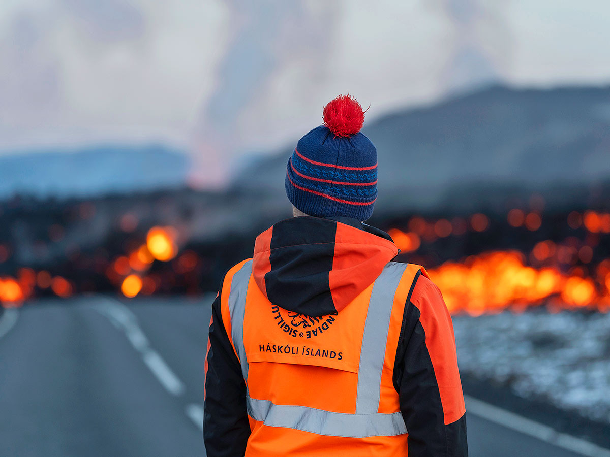 volcanic eruption that started on the Reykjanes Peninsula in Iceland4