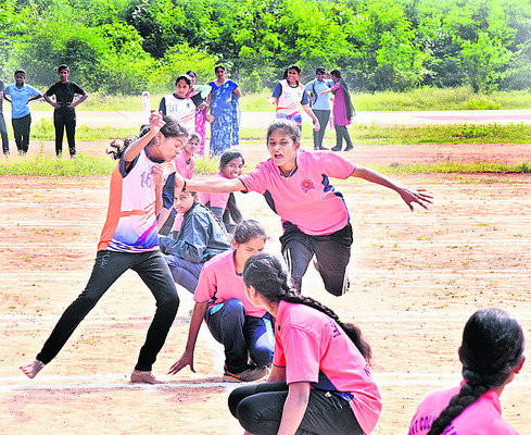 ఉత్సాహంగా స్పోర్ట్స్‌ మీట్‌ 1