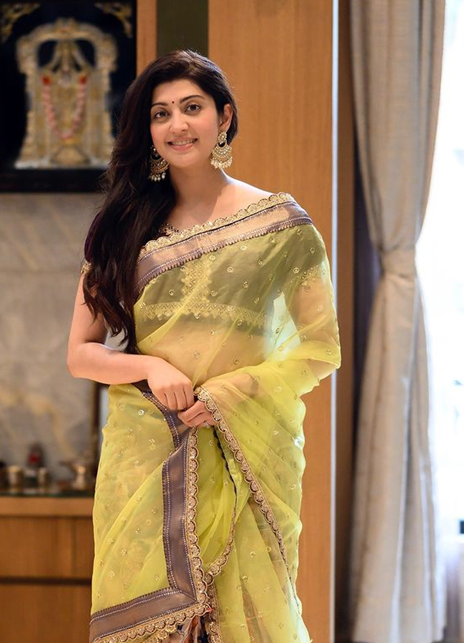 Actress Pranitha Traditional photos in Golden saree15