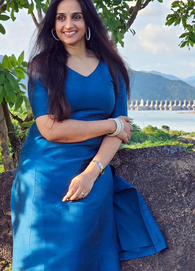 Actress Laya beatufil images at polavaram project2