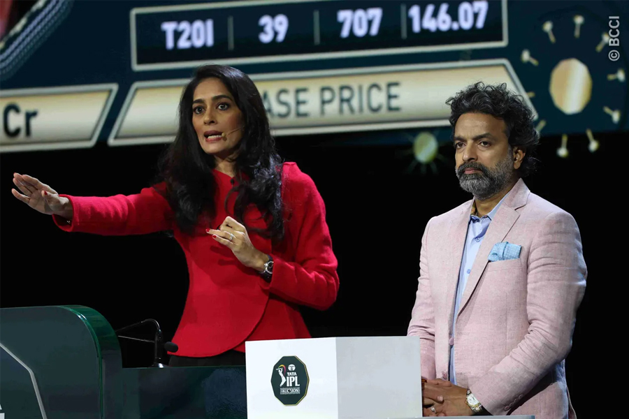 Who is Mallika Sagar, the IPLs first female auctioneer? Photos10