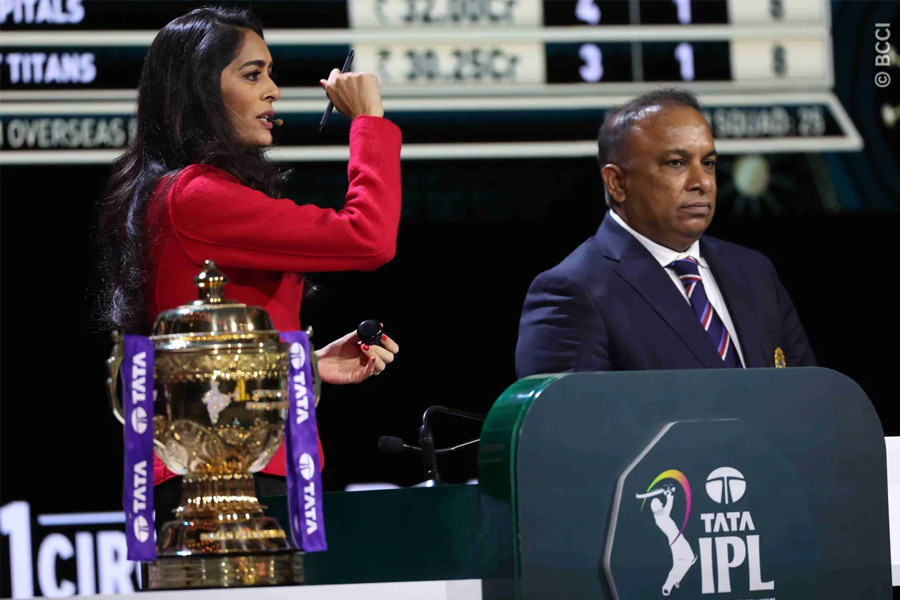 Who is Mallika Sagar, the IPLs first female auctioneer? Photos11