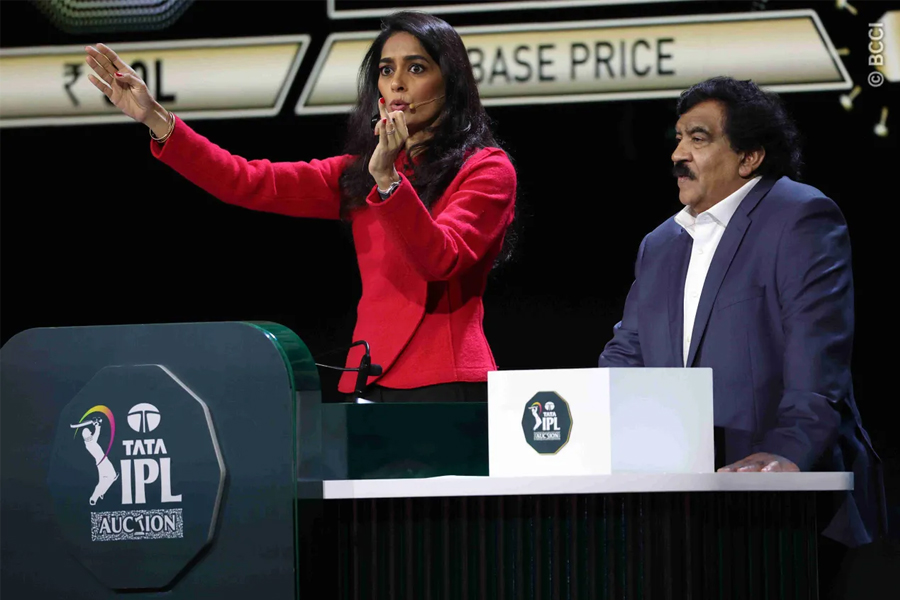 Who is Mallika Sagar, the IPLs first female auctioneer? Photos3