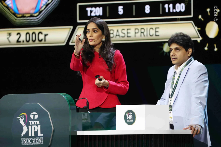 Who is Mallika Sagar, the IPLs first female auctioneer? Photos9