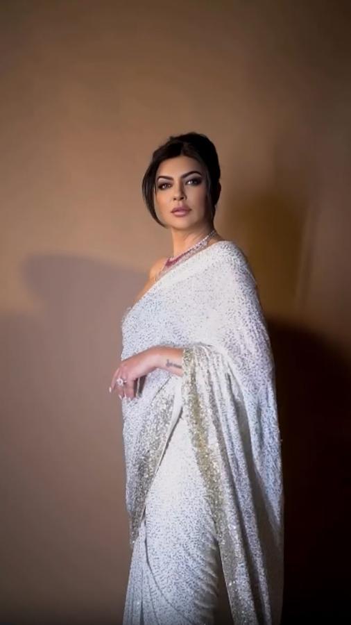 UrL:Former Miss Universe Sushmita Sens Saree Shows Iconic Miss Chandni Look5