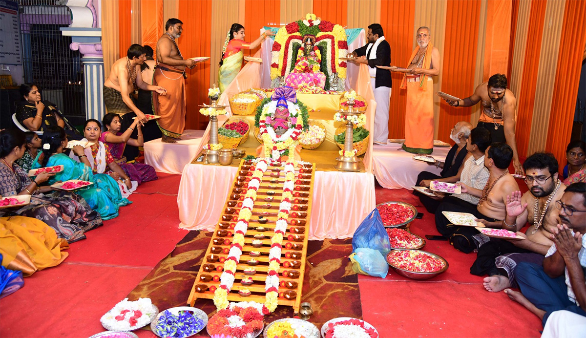 Ayyappa Swamy Padi Pooja At Kadapa Photos9