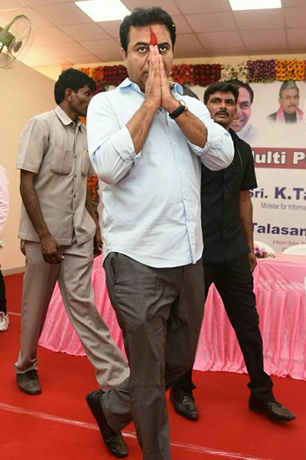 KTR Strong Counter to Congress Govt At Sircilla Photos11