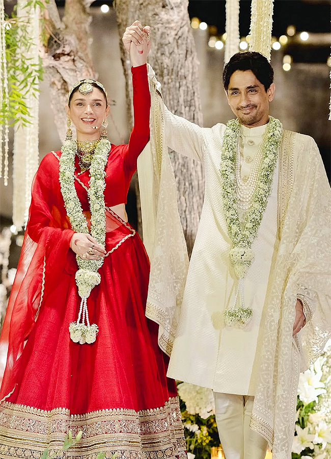 In Pics: Aditi Rao Hydari and Siddharth share pictures from their Indian wedding5