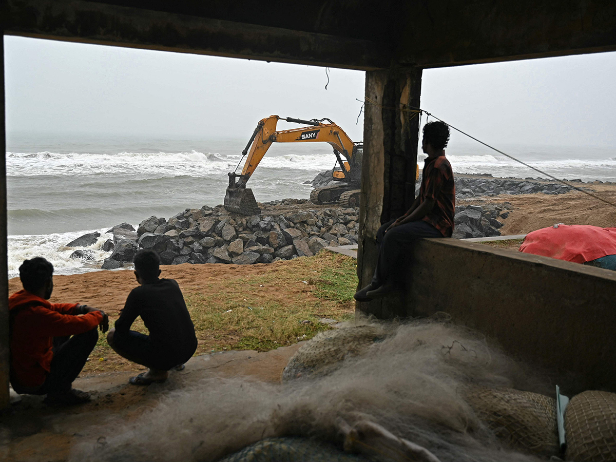 LIVE Updates : Tamil Nadu Rains Fengal Cyclone Photos14