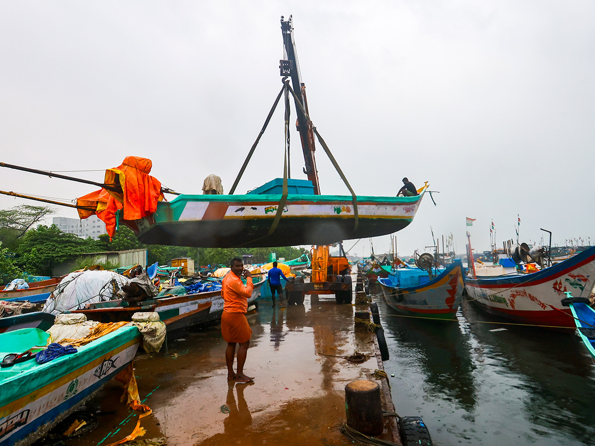 LIVE Updates : Tamil Nadu Rains Fengal Cyclone Photos7