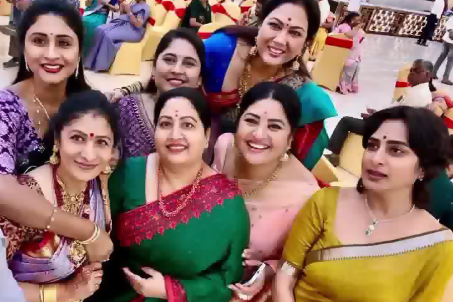 Tollywood Celebrities Attended A Wedding, Photos Goes Viral2