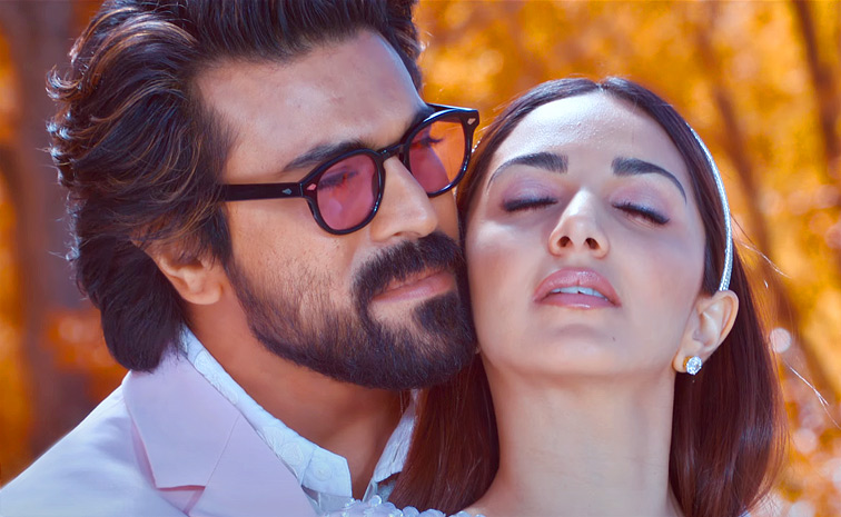 Ram Charan Game Changer Naa Naa Hyraanaa Song Released HD Stills Photos18