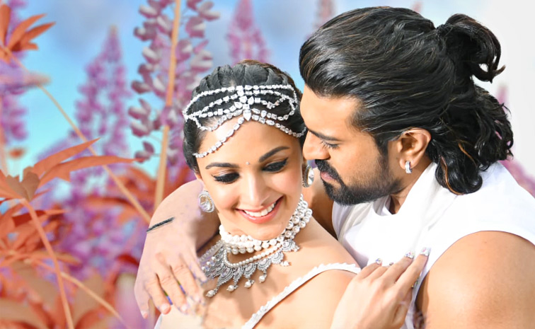 Ram Charan Game Changer Naa Naa Hyraanaa Song Released HD Stills Photos21