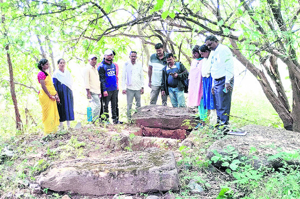 విద్యార్థుల సమగ్రాభివృద్ధికి  కృషి చేయాలి
1