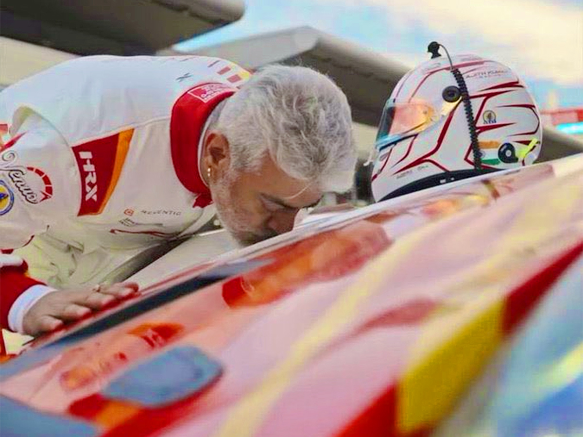 Ajith Kumar Poses with His Race Car At Barcelona F1 Circuit5