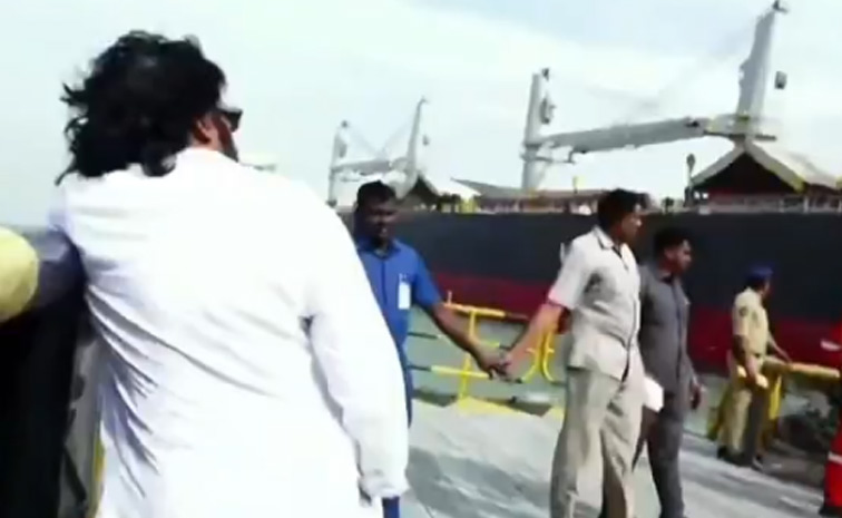 Pawan Kalyan Serious On Kakinada MLA And Officials: Photos9