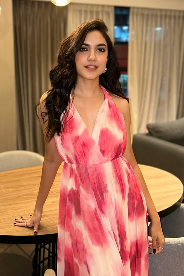 Actress Ritu Varma Enjoying Her Bangkok Vacation, Pics Viral9