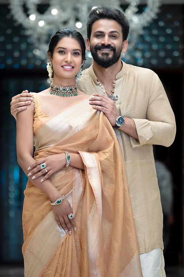 Kannada actor, Daali Dhananjay shares engagement Photos11