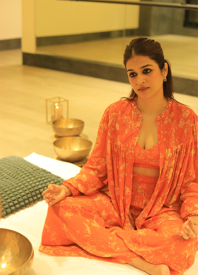 Actress Shraddha Das Photos10